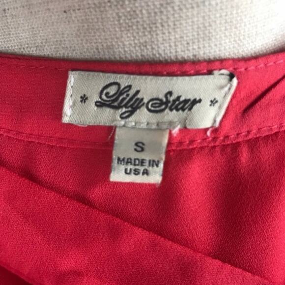 LILY STAR V-Neck Blouse Short Sleeve Ladder Shoulder Top High-Low Womens Size SM - Picture 7 of 7